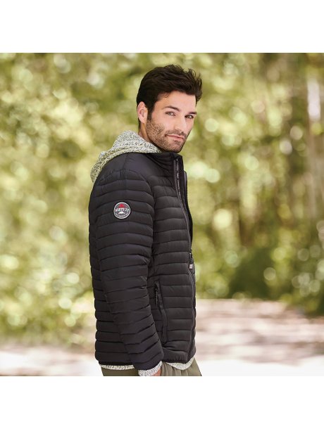 TM1981219812_995_B_ON_DTW